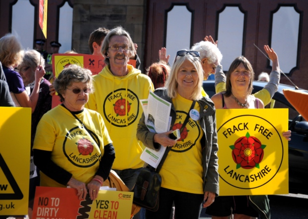 fracking-lancs-crowd