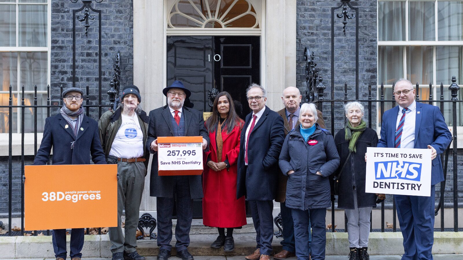 Downing Street Dentistry Hand In